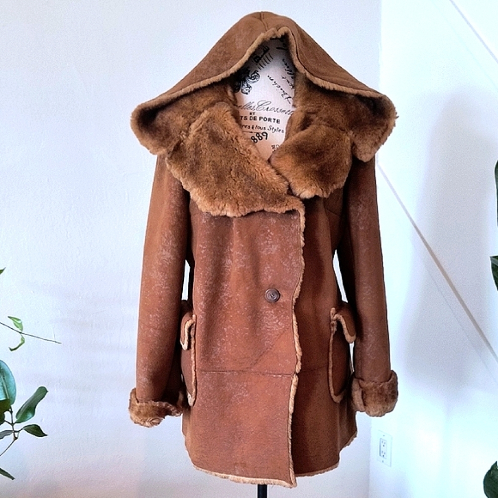 T & I Brown Faux Fur Trimmed Women's Coat. Size Small
